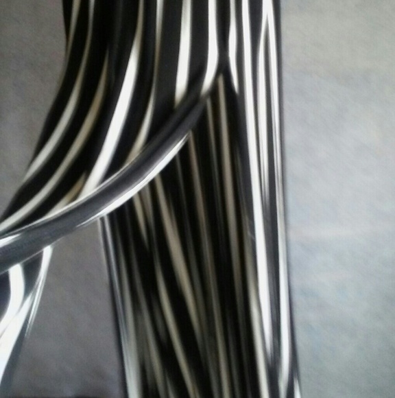 Black and white dress - Picture 2 of 2